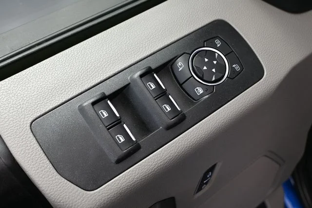 Used 2017 Blue Ford XL image 21