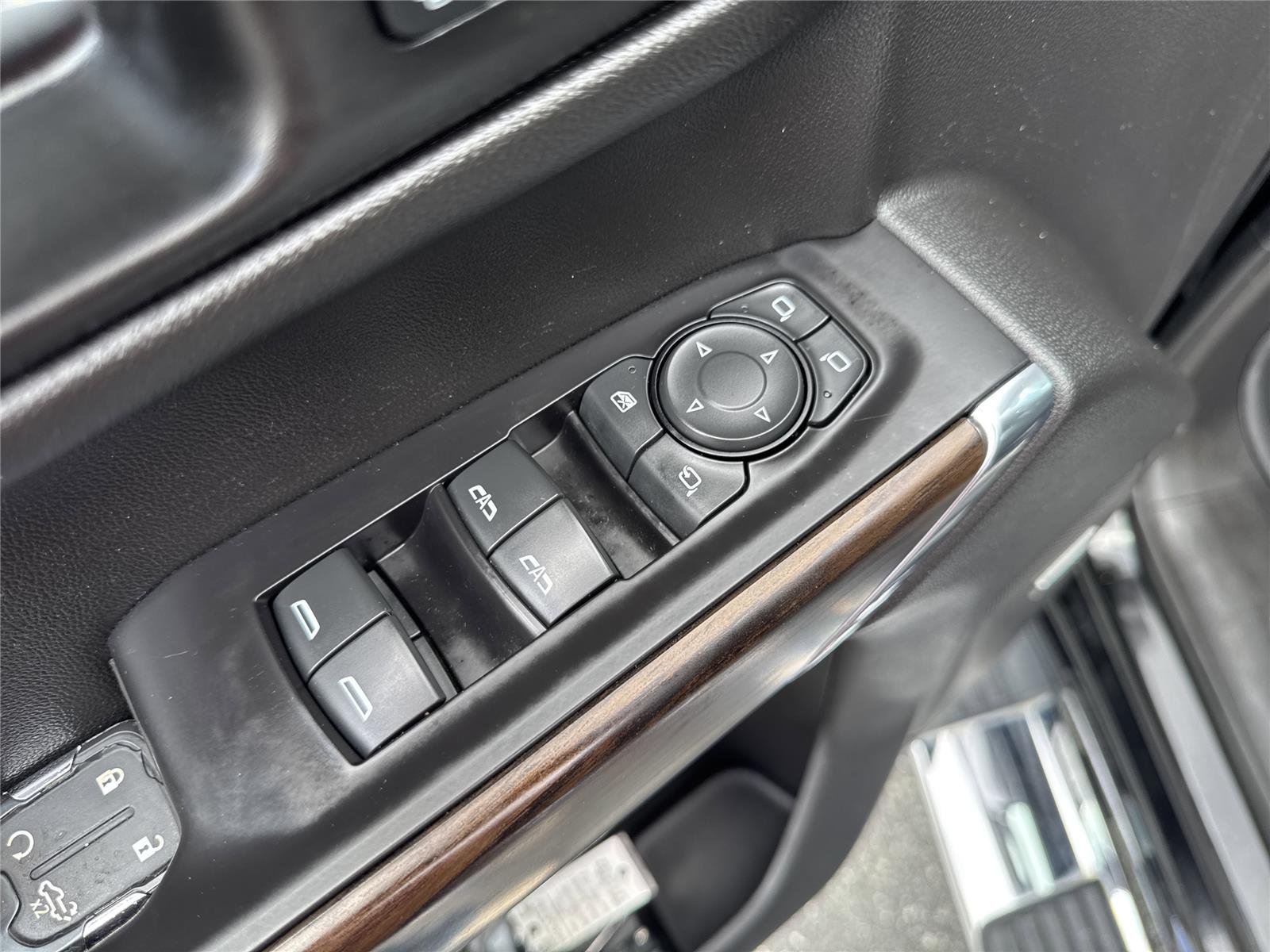 Used 2021 ONYX BLACK GMC SLT image 18