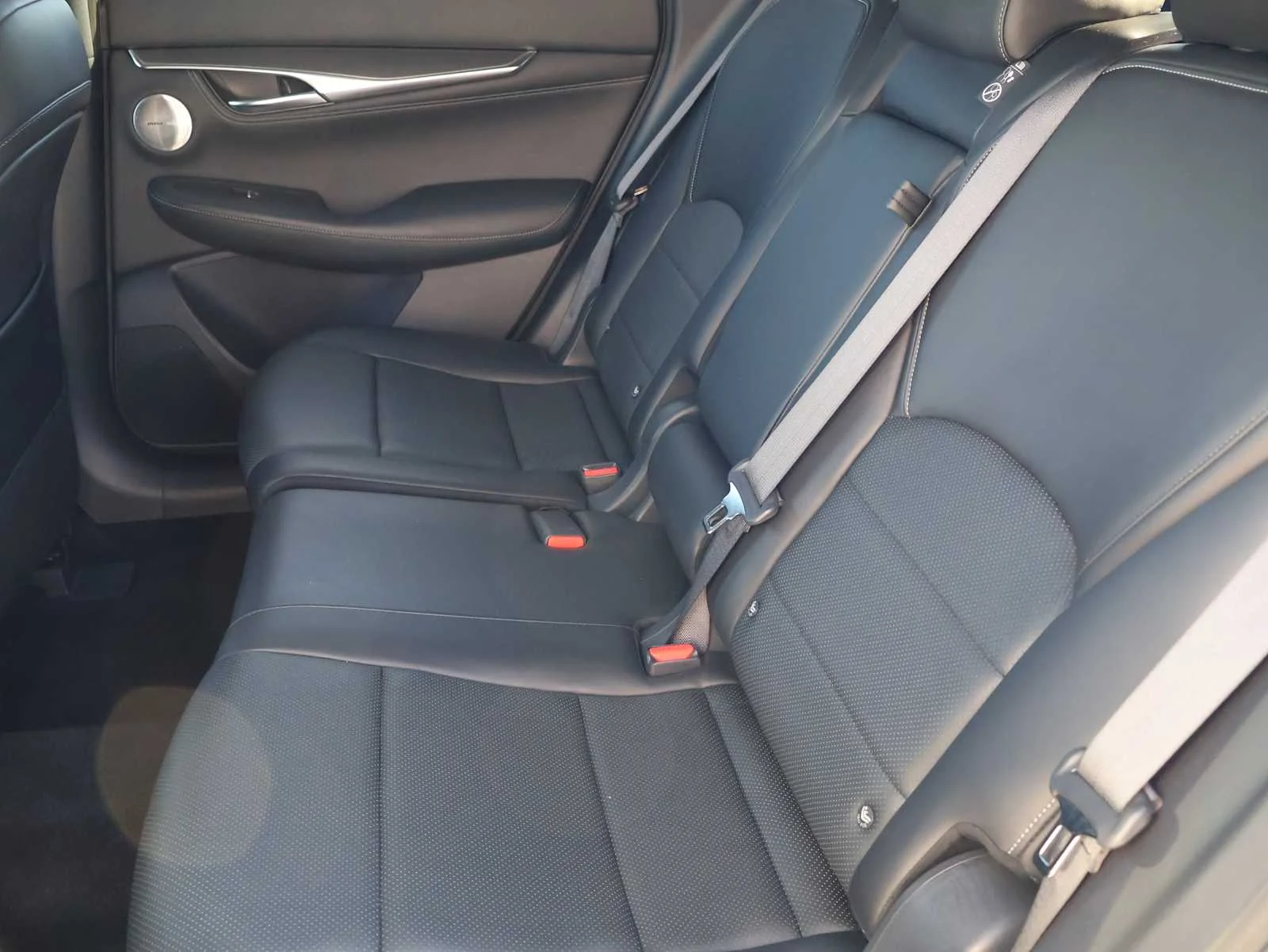 Certified Used 2025 Black Obsidian INFINITI ESSENTIAL image 21