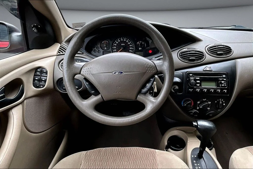 Used 2001  Ford SE image 8
