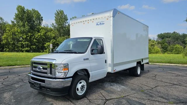 New 2027 Oxford White Ford Base image 7