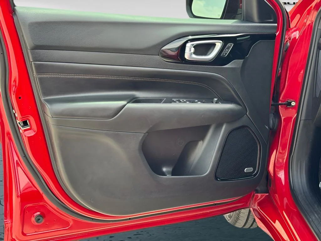 Used 2022 Red Jeep Limited image 15