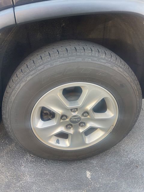 View vehicle photo 6