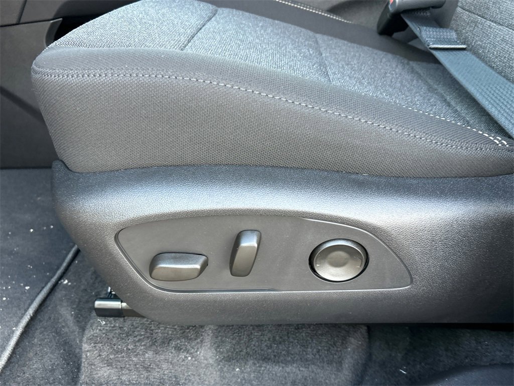 2026 GMC ACADIA - Image 16