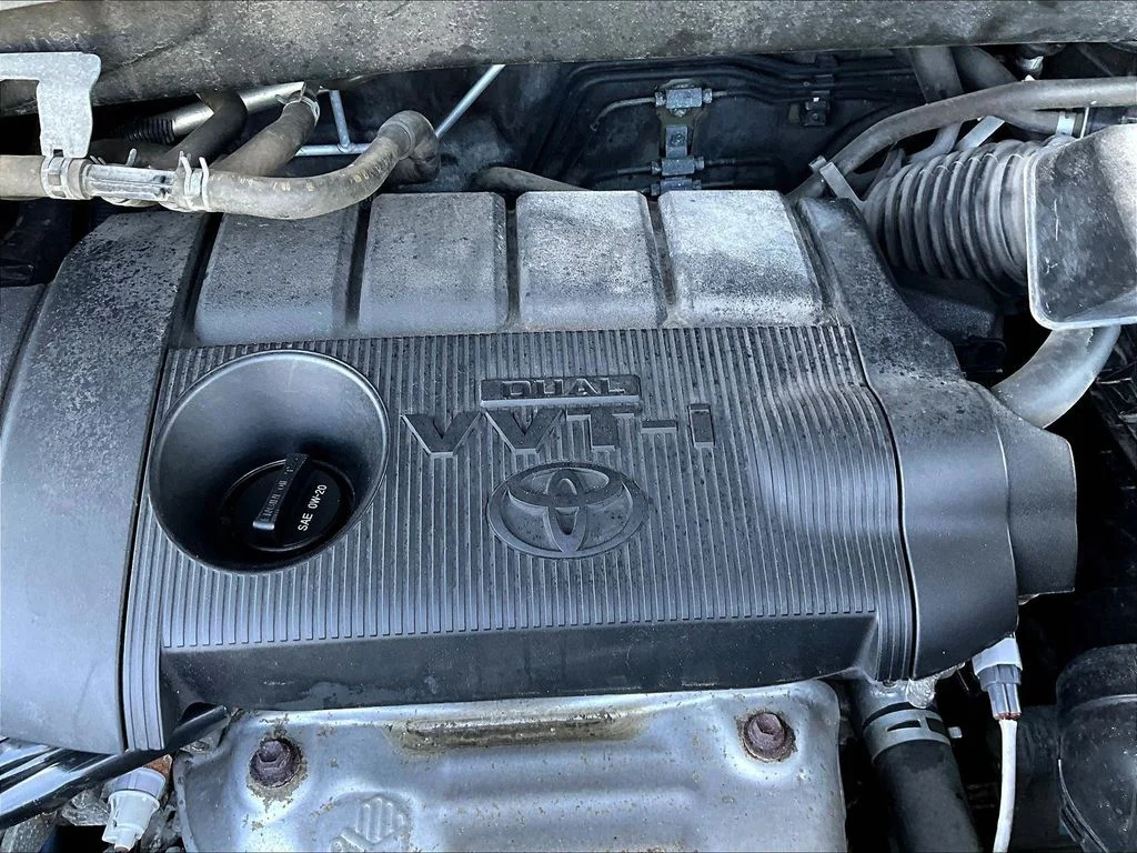 Used 2015 Blue Toyota LE image 33