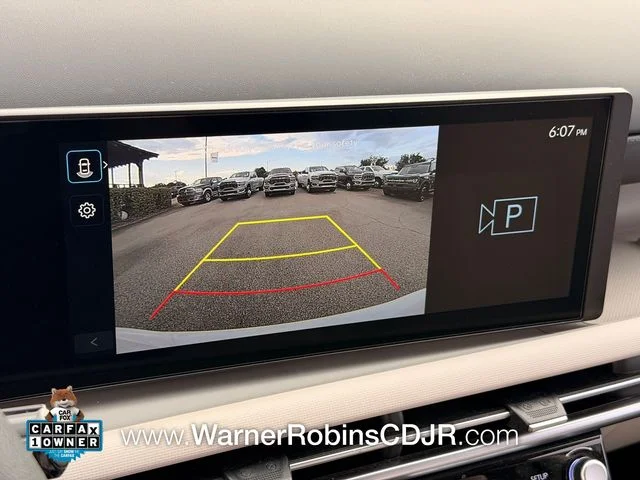 Used 2025 White Hyundai SEL image 22