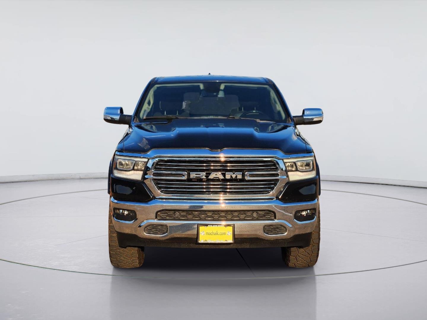 Used 2020 Diamond Black Crystal Pearlcoat Ram Laramie image 2