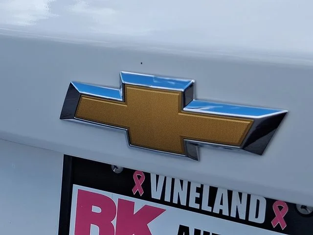Used 2024 White Chevrolet LT image 31