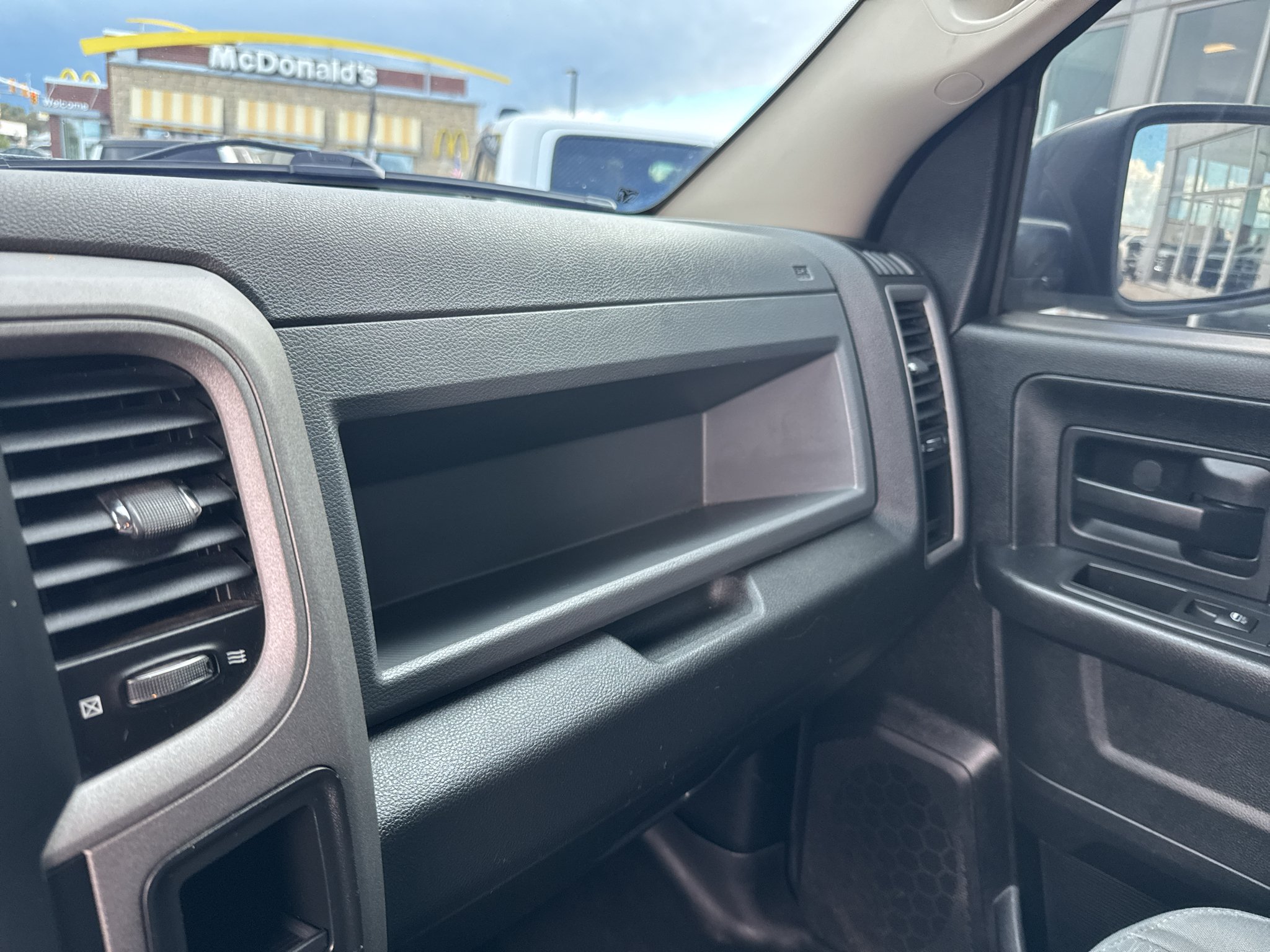 Used 2015 Blue Ram Express image 19