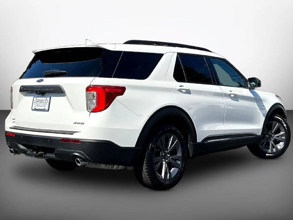 Used 2023 White Metallic Ford XLT image 7