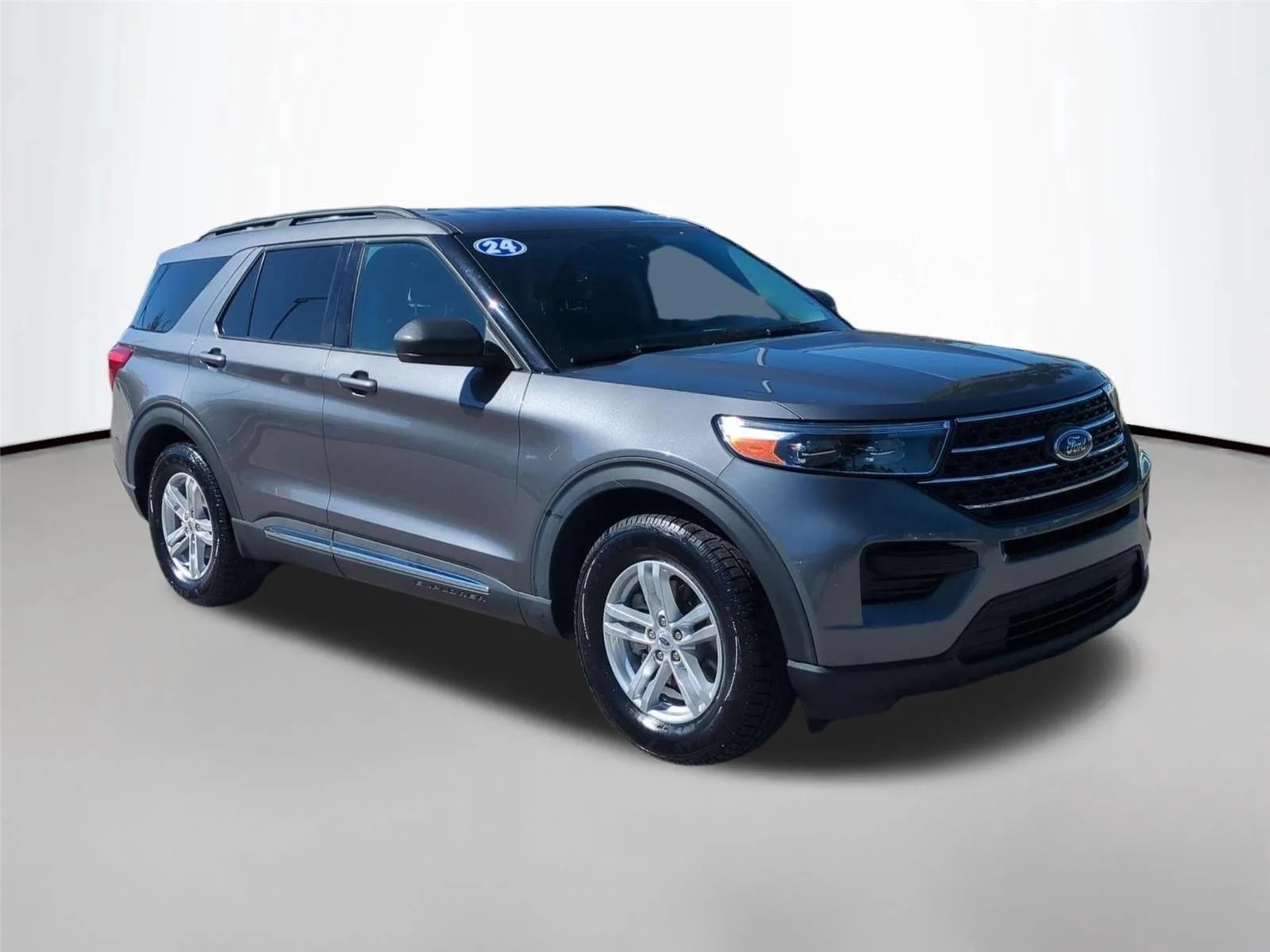 Used 2024 Carbonized Gray Ford XLT image 7