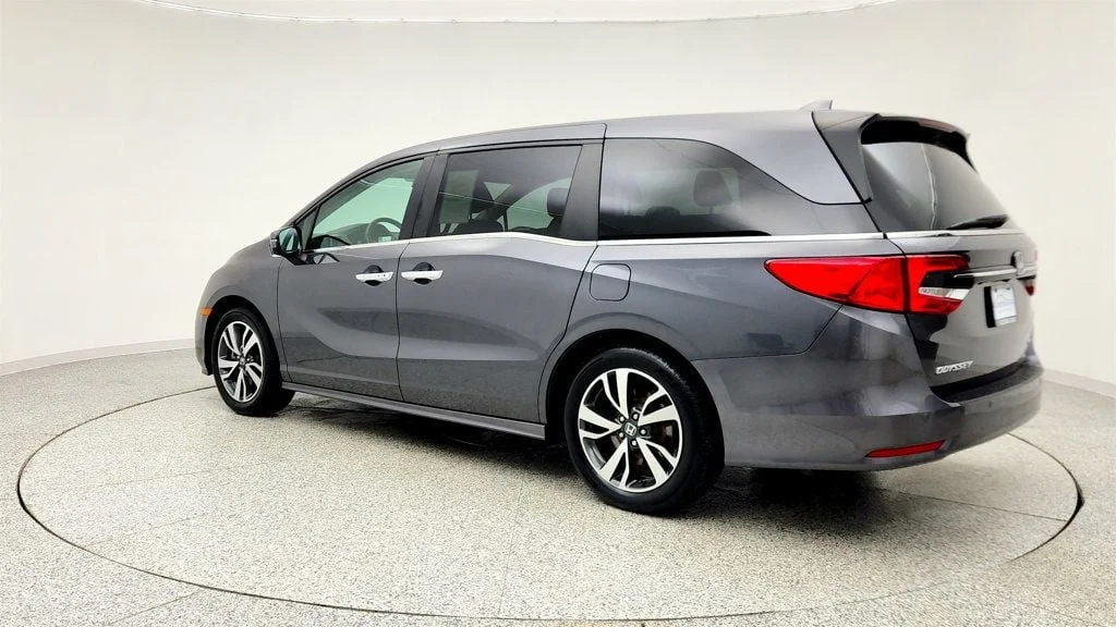 Used 2023 Modern Steel Metallic Honda Touring Automatic w/ Rear Entertainment System & Navigation image 7
