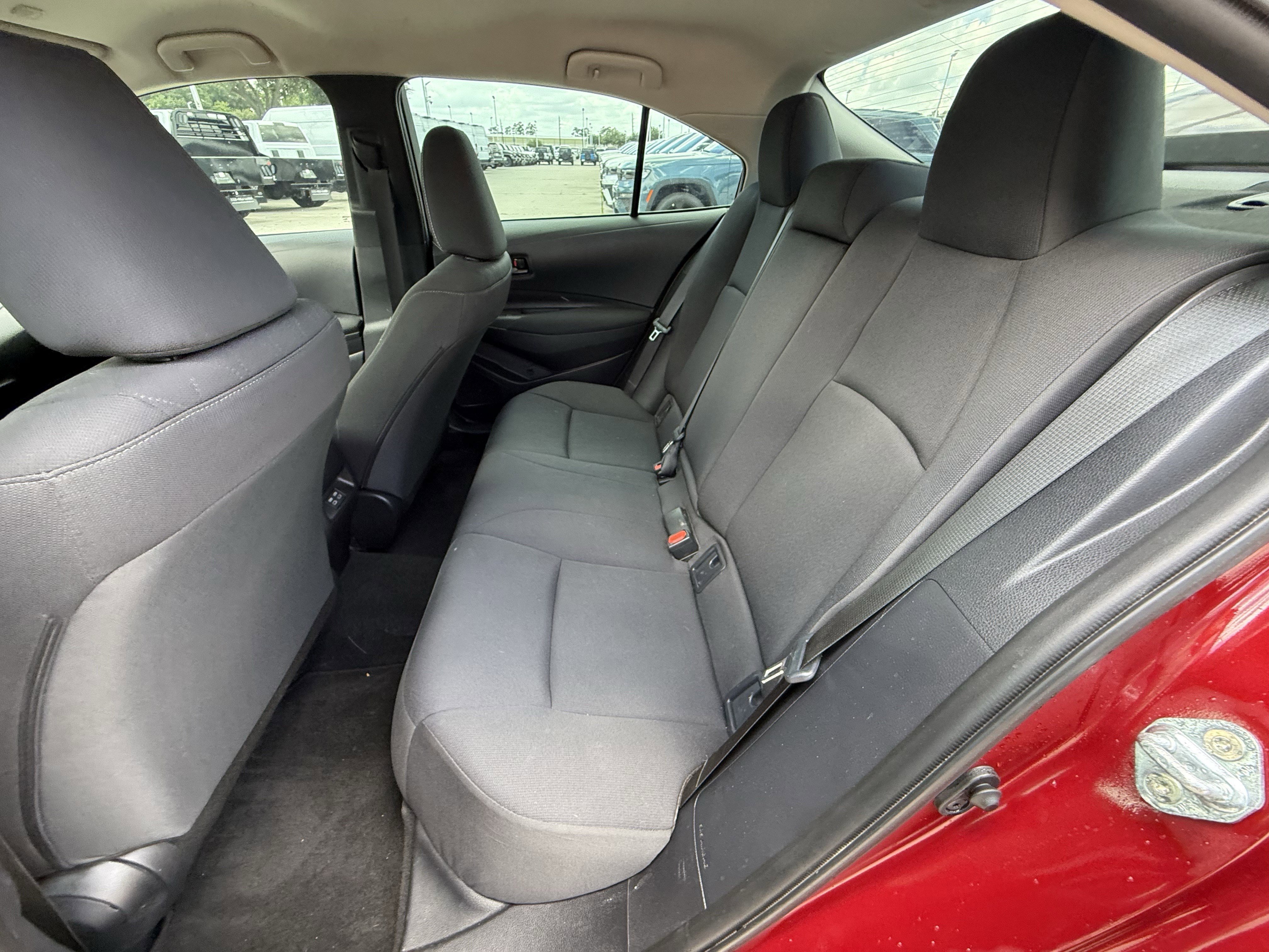 Used 2025 Pearl Toyota LE image 28