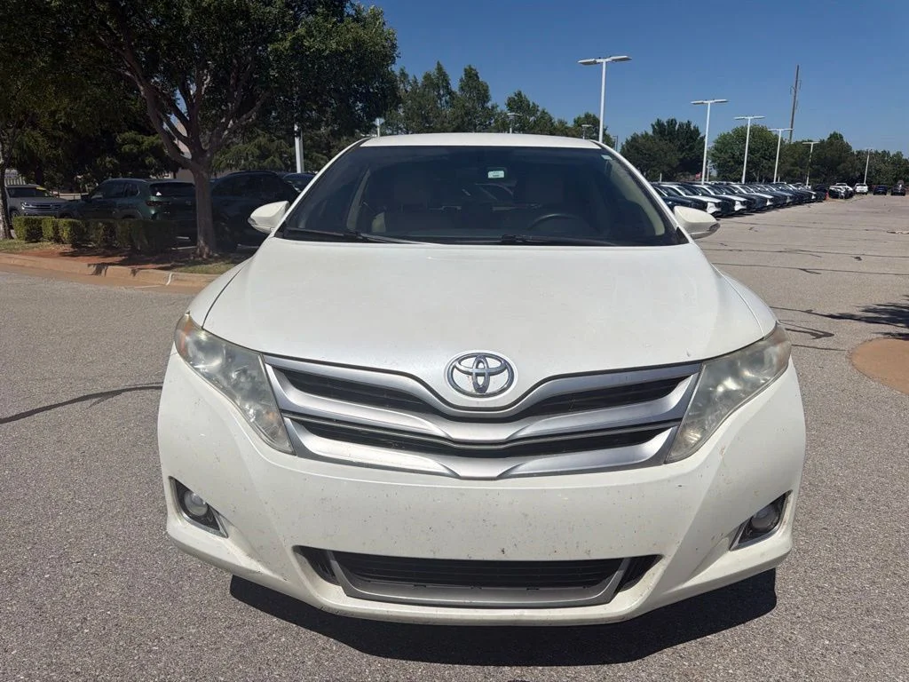 Used 2013 White Toyota XLE image 2