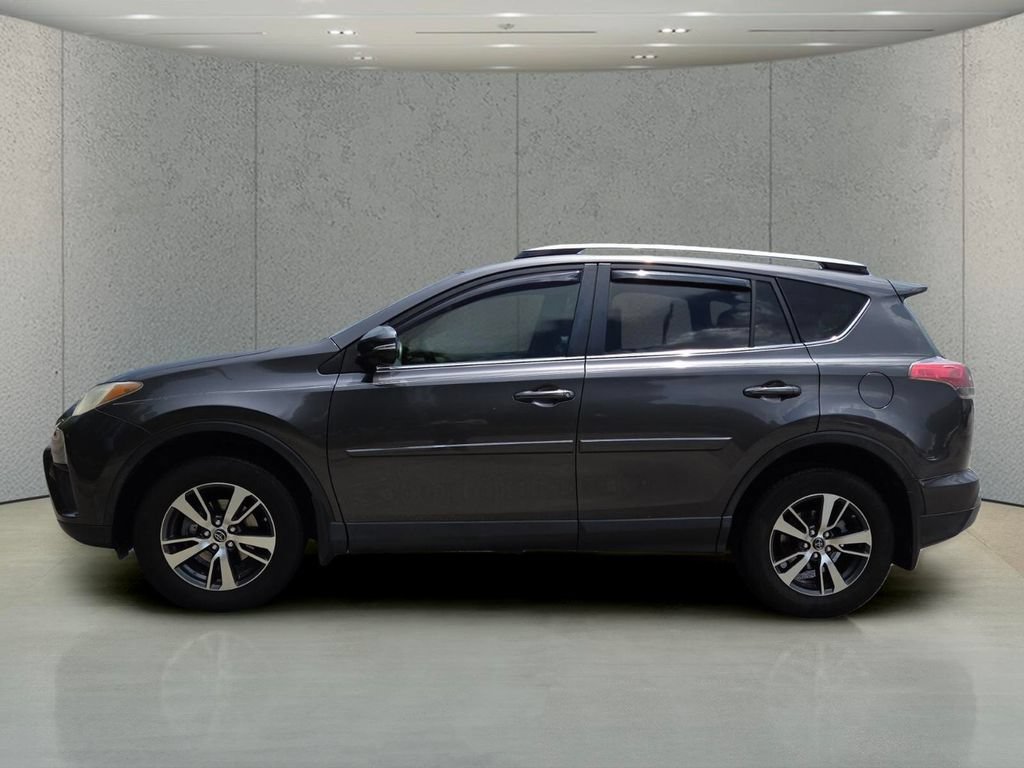 Used 2018 Magnetic Gray Metallic Toyota XLE image 9