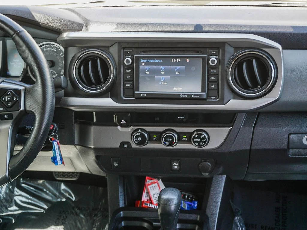 Used 2017  Toyota SR5 image 15
