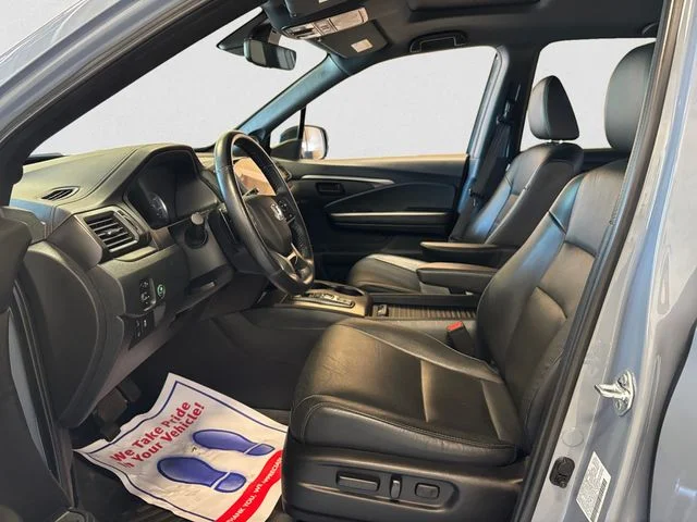 Used 2023  Honda EX-L image 10