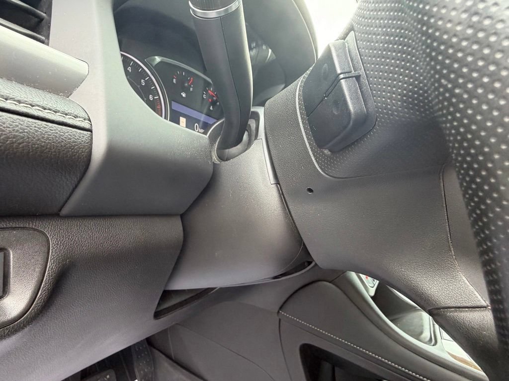 Used 2022 Summit White GMC SLE image 18