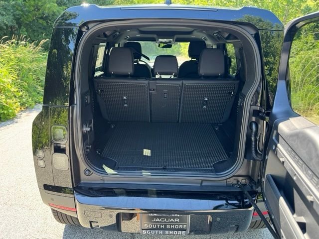 New 2026 Santorini Black Land Rover S image 14