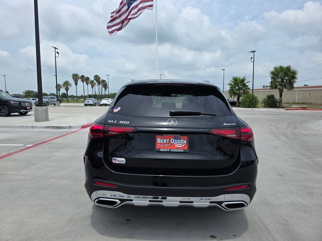 New 2026 Black Mercedes-Benz GLC 300 image 33