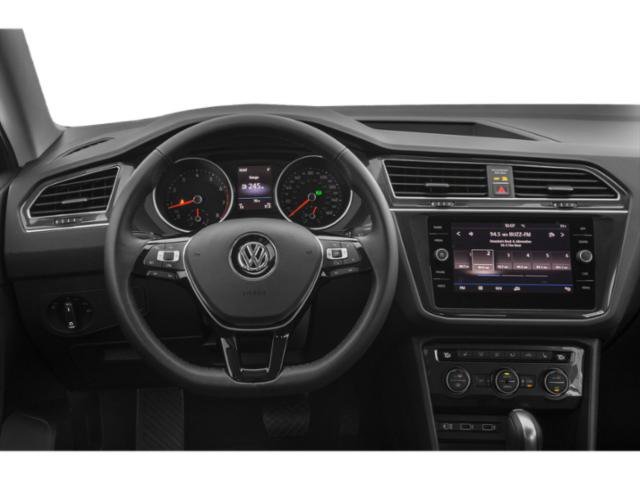 Used 2018 Pure White Volkswagen SE image 10