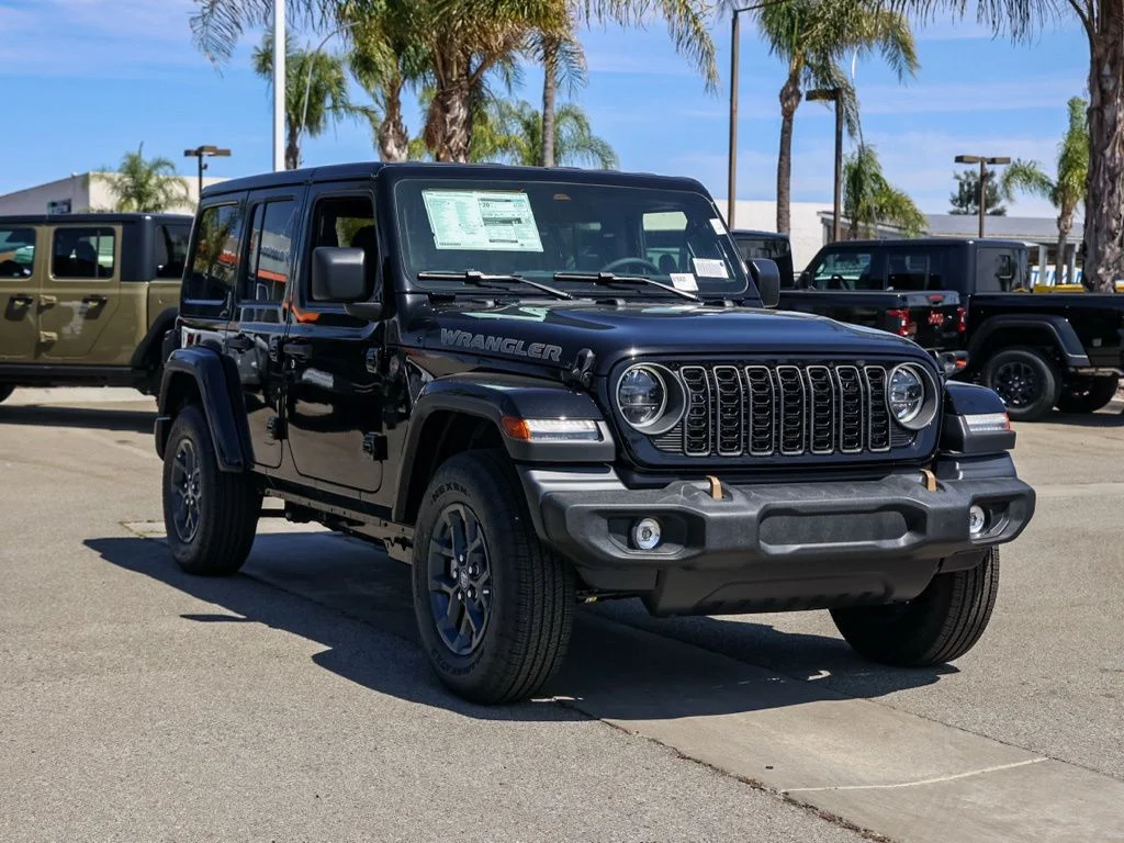 New 2026 Black Clear-Coat Exterior Paint Jeep  image 2