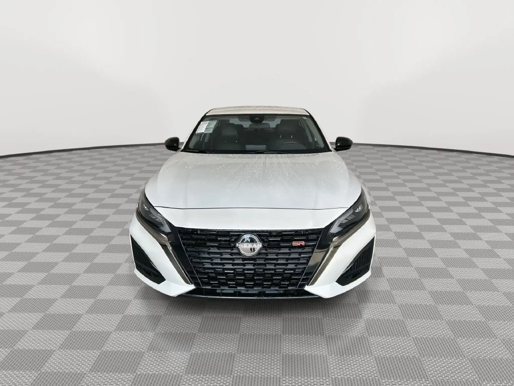 Certified Used 2025 White Nissan 2.5 SR image 3
