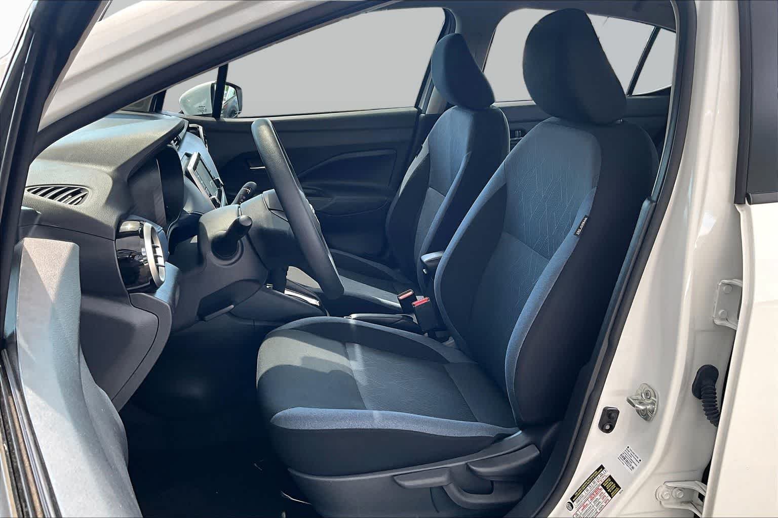 2025 Nissan Versa Sedan SV - Photo 8