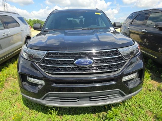Used 2020 Black Ford XLT image 2
