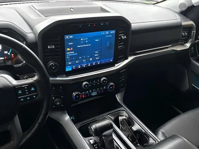 Used 2022  Ford XL image 10