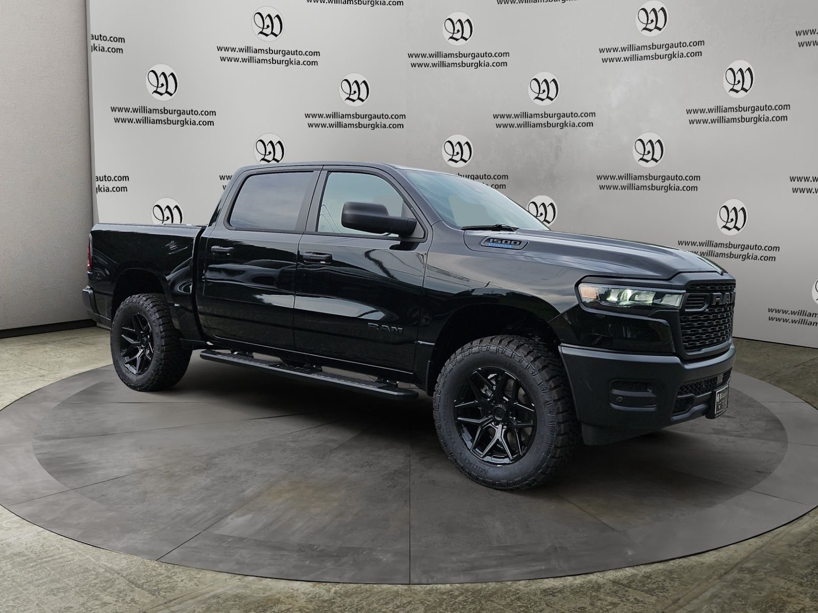 New 2026 Diamond Black Crystal Pearl-Coat Exterior Paint RAM Tradesman image 7
