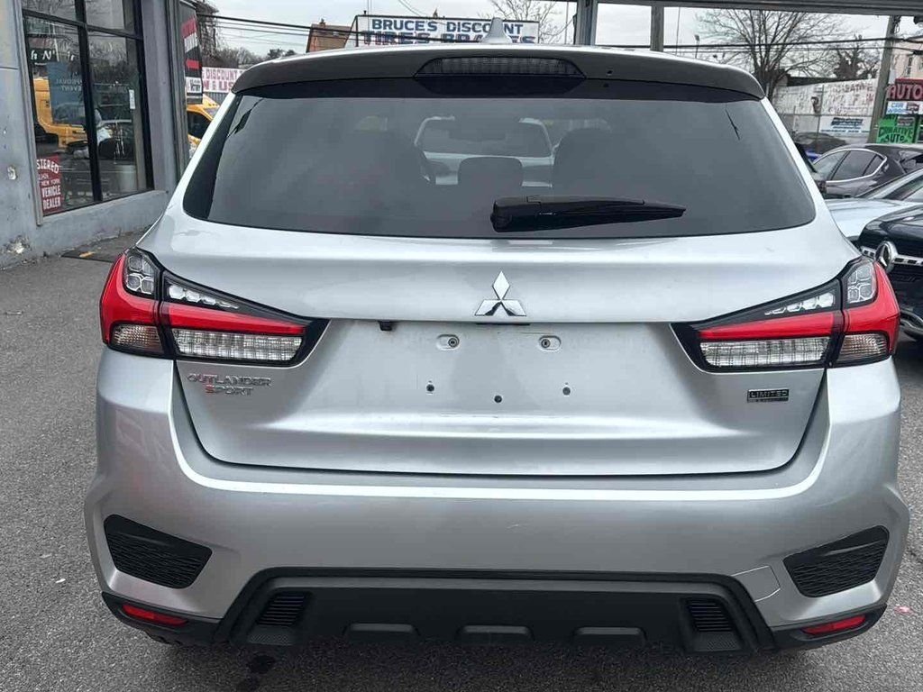 Used 2024 Gray Mitsubishi 2.0 LE image 5