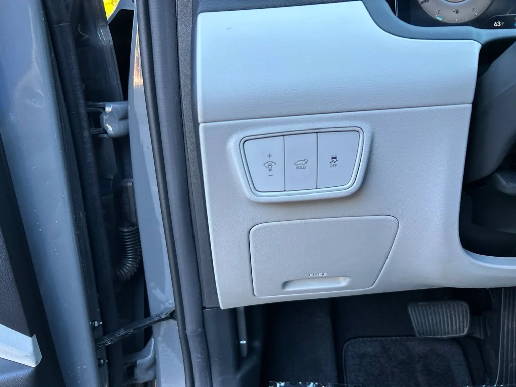 Used 2024 Gray Hyundai SEL image 24