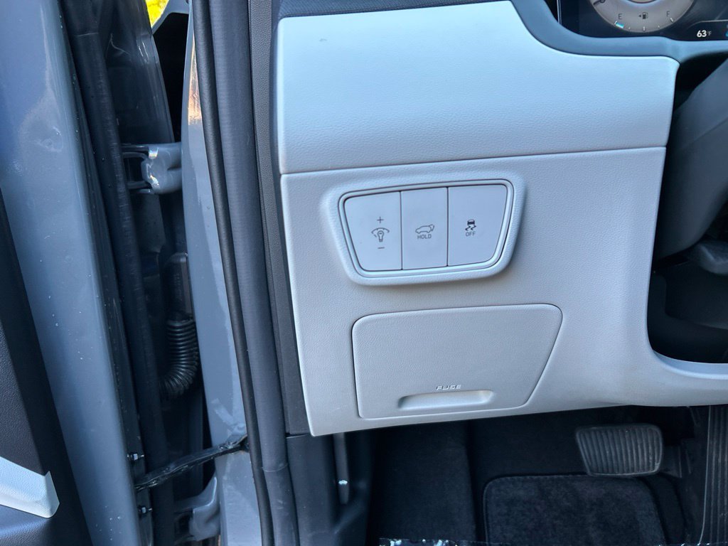 Used 2024 Gray Hyundai SEL image 24
