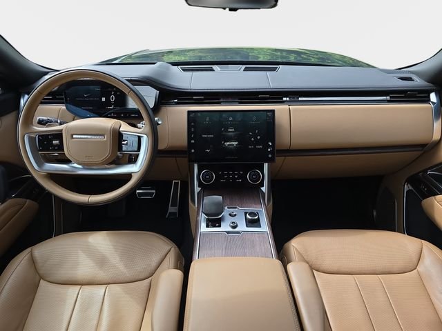 Used 2023  Land Rover Autobiography image 10