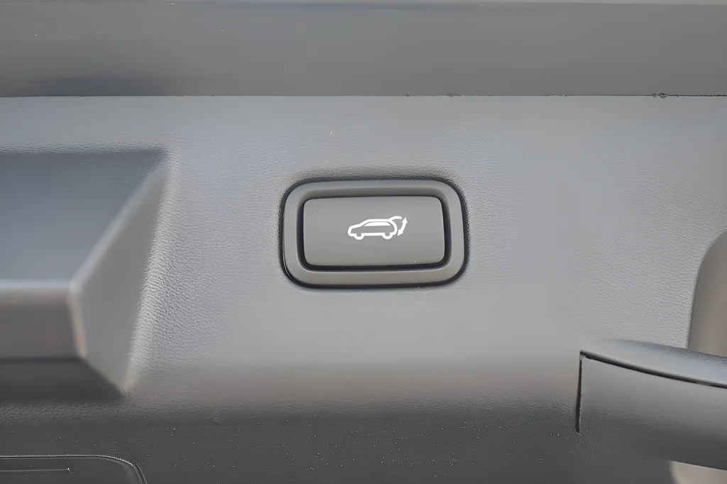 Used 2026 Black Hyundai SEL image 28