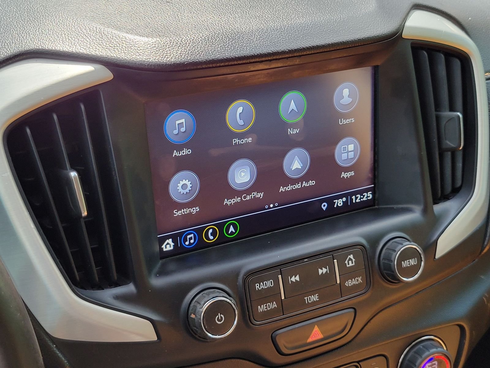Used 2018 Black GMC SLT image 20