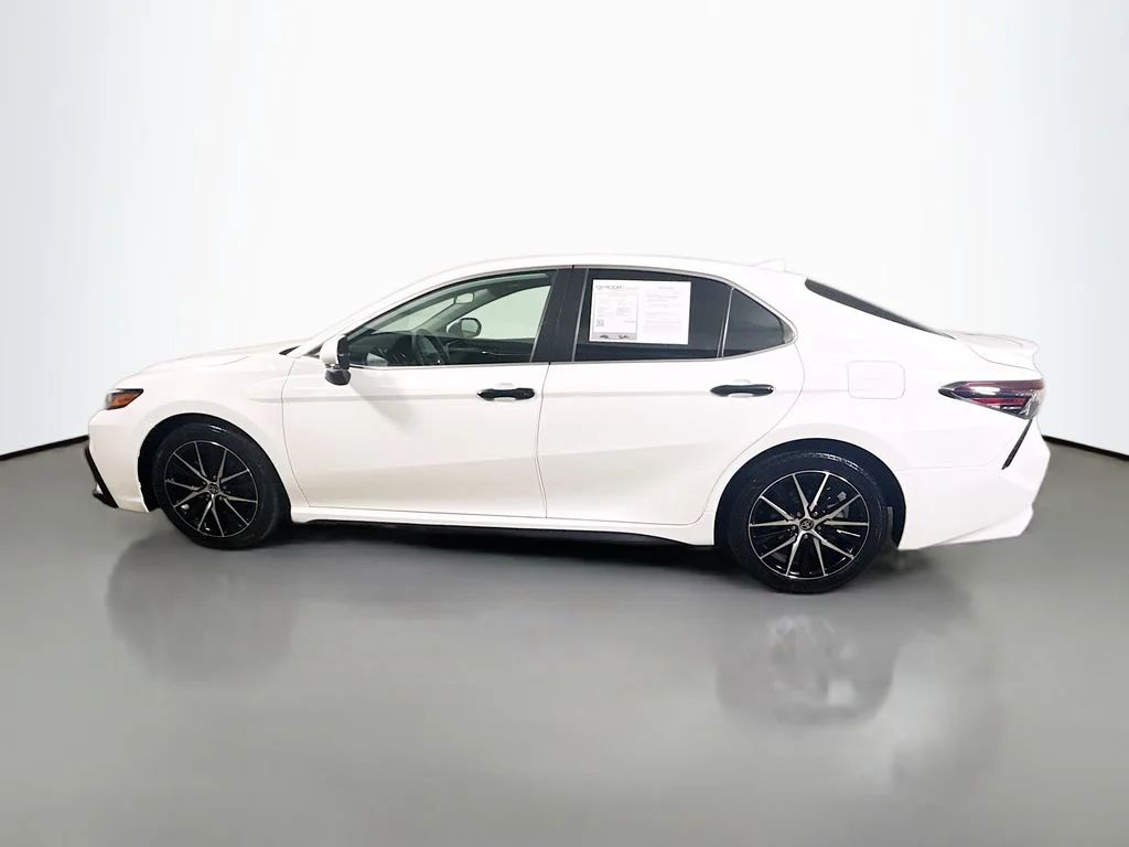 Certified Used 2024 Ice Cap Toyota SE image 4