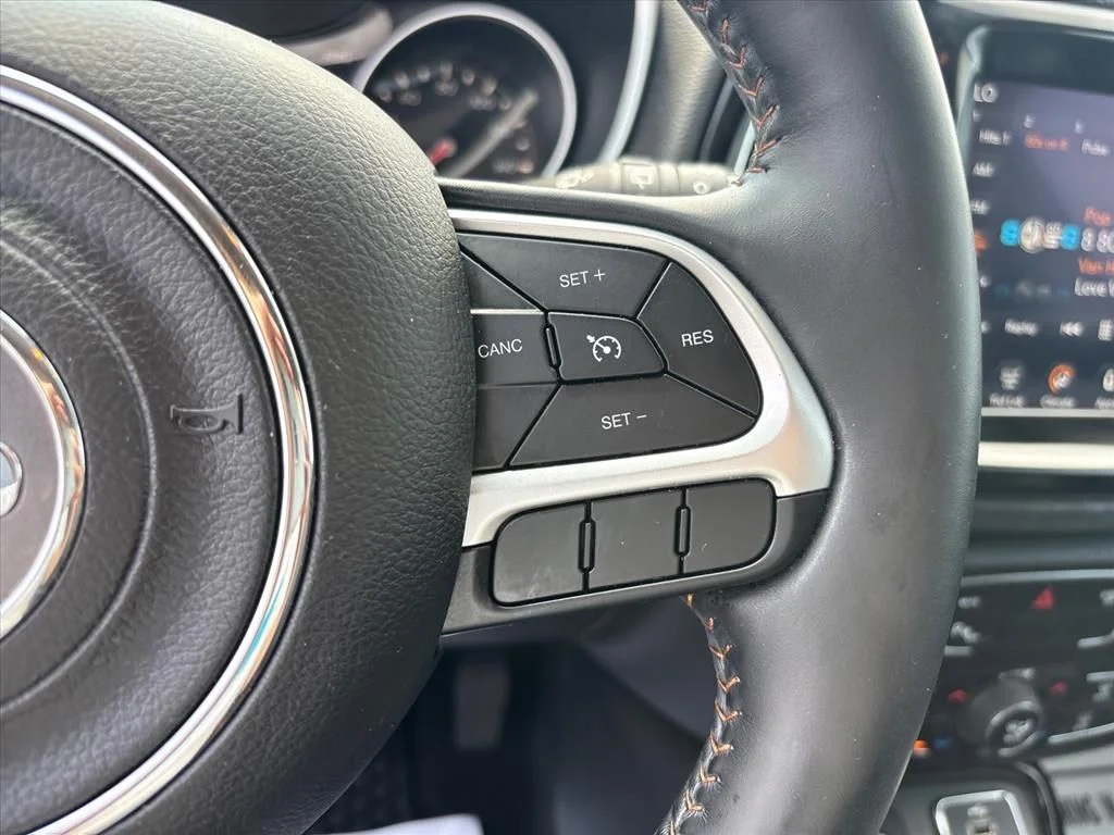 Used 2018 White Clearcoat Jeep Limited image 28