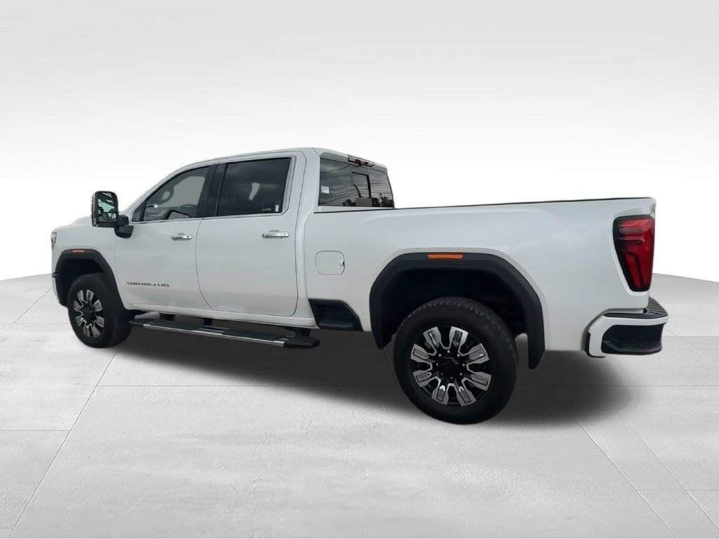 Used 2024 White GMC Denali image 6