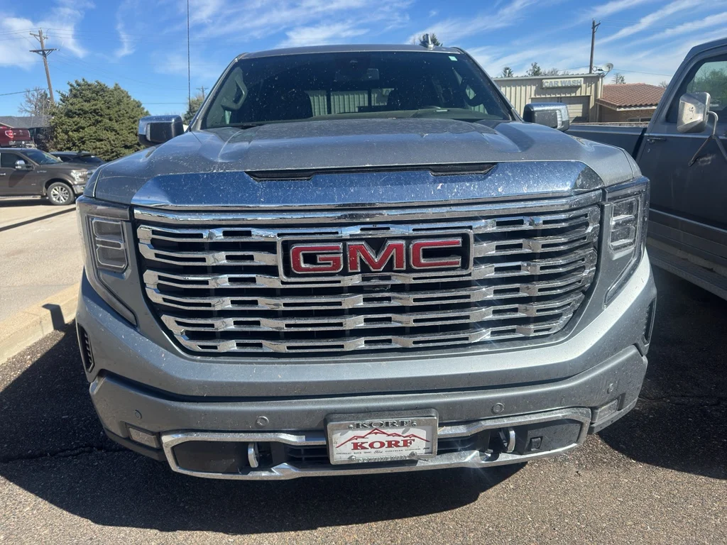Used 2025 Sterling Metallic GMC Denali image 5