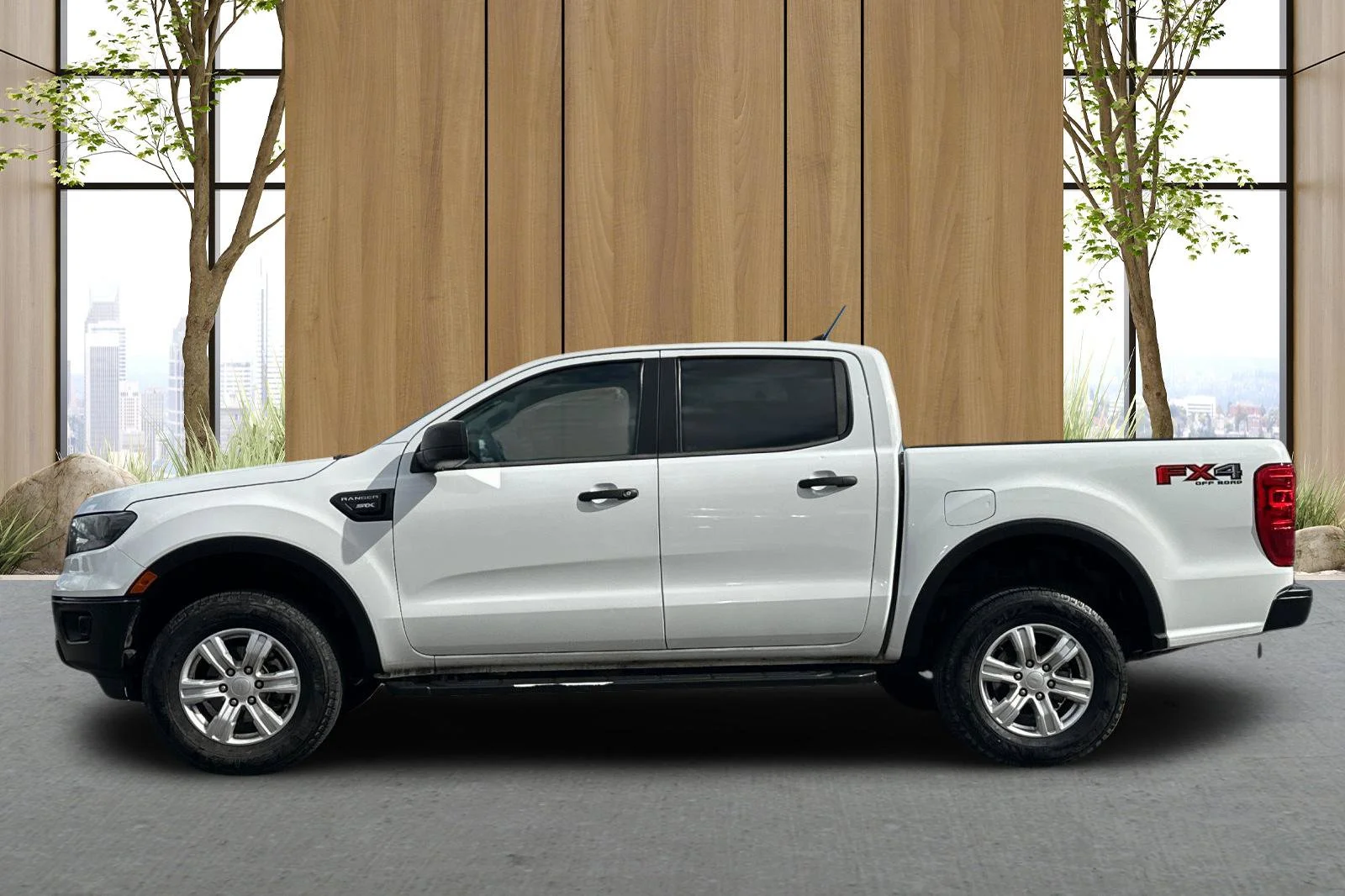 Used 2021 White Ford XL image 7