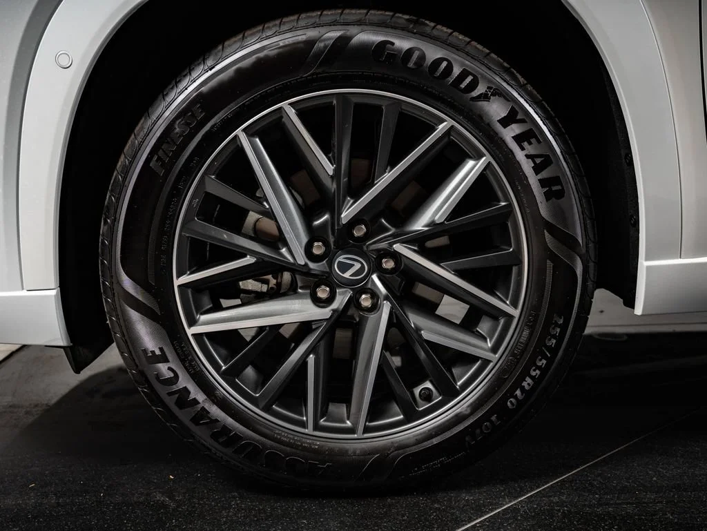 New 2026 Wind Chill Pearl Lexus PREMIUM AWD image 13