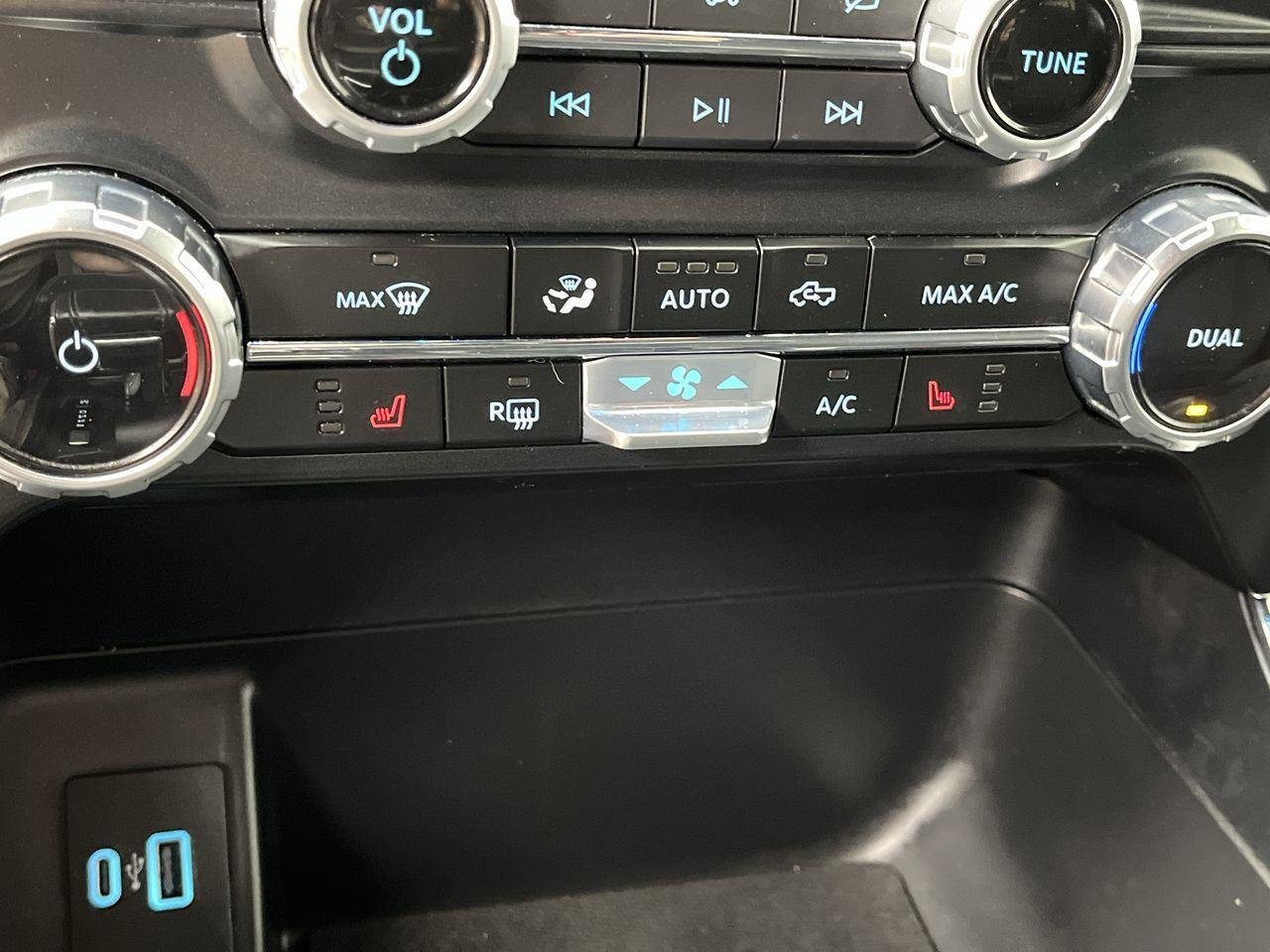 Used 2023 Avalanche Gray Ford XLT image 24