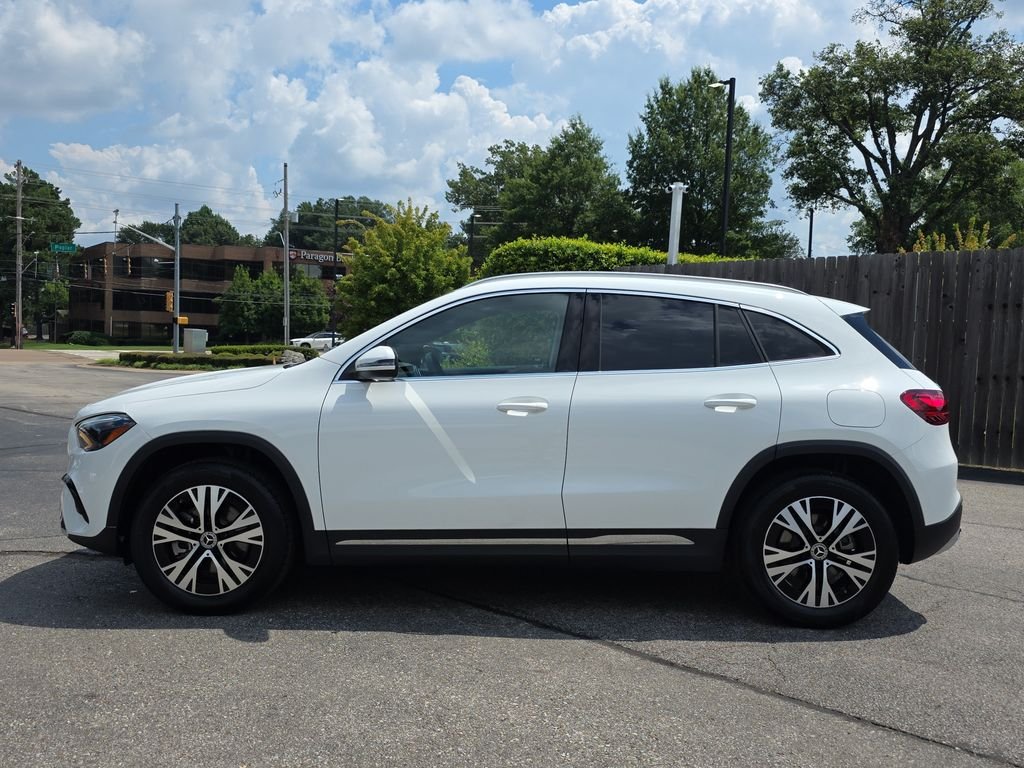 New 2026 White Mercedes-Benz GLA 250 image 2