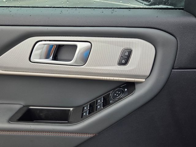 New 2026 Star White Metallic Tri-Coat Ford Active image 58