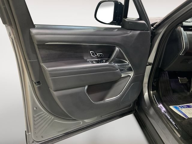 Used 2024 Gray Land Rover SE image 12