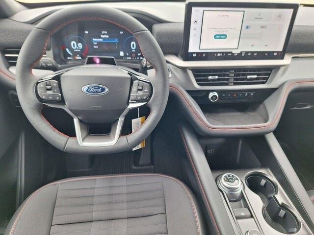 New 2026 Rapid Red Metallic Tinted Clearcoat Ford ST-Line image 25