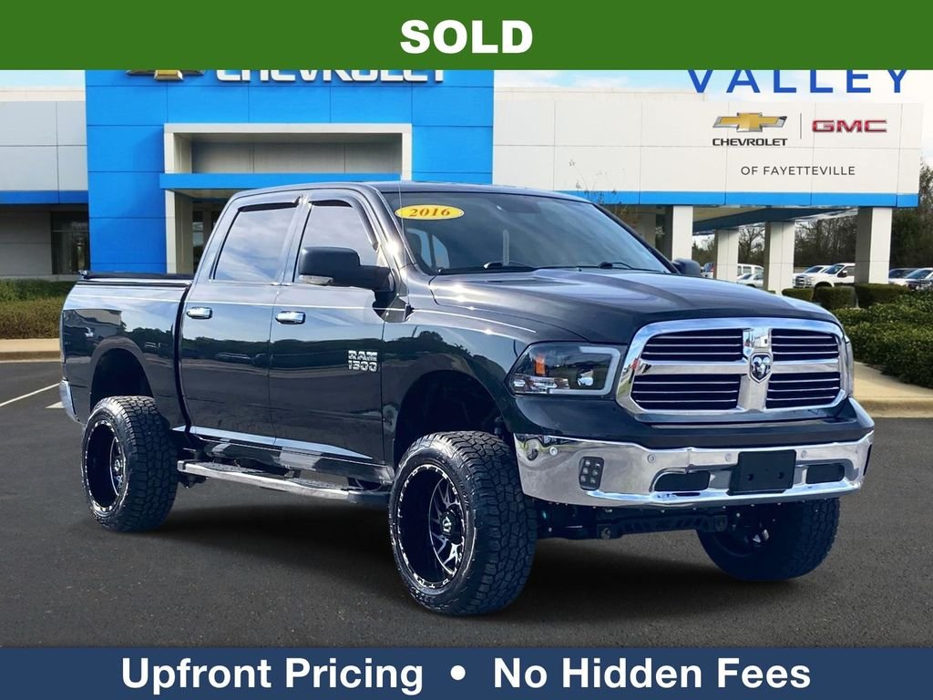 2016 RAM 1500 Big Horn 4x4 Crew Cab 5'7's photo