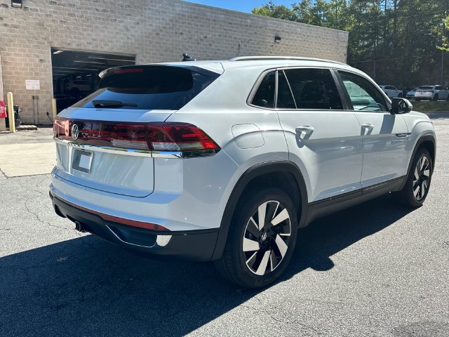 New 2026 White Volkswagen SE w/Technology image 5